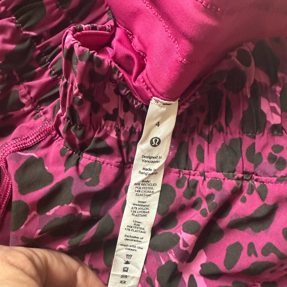 Lululemon track that high rise short size 4 - Picture 5 of 7
